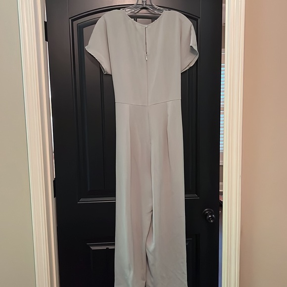 Light green jumpsuit - Picture 3 of 3